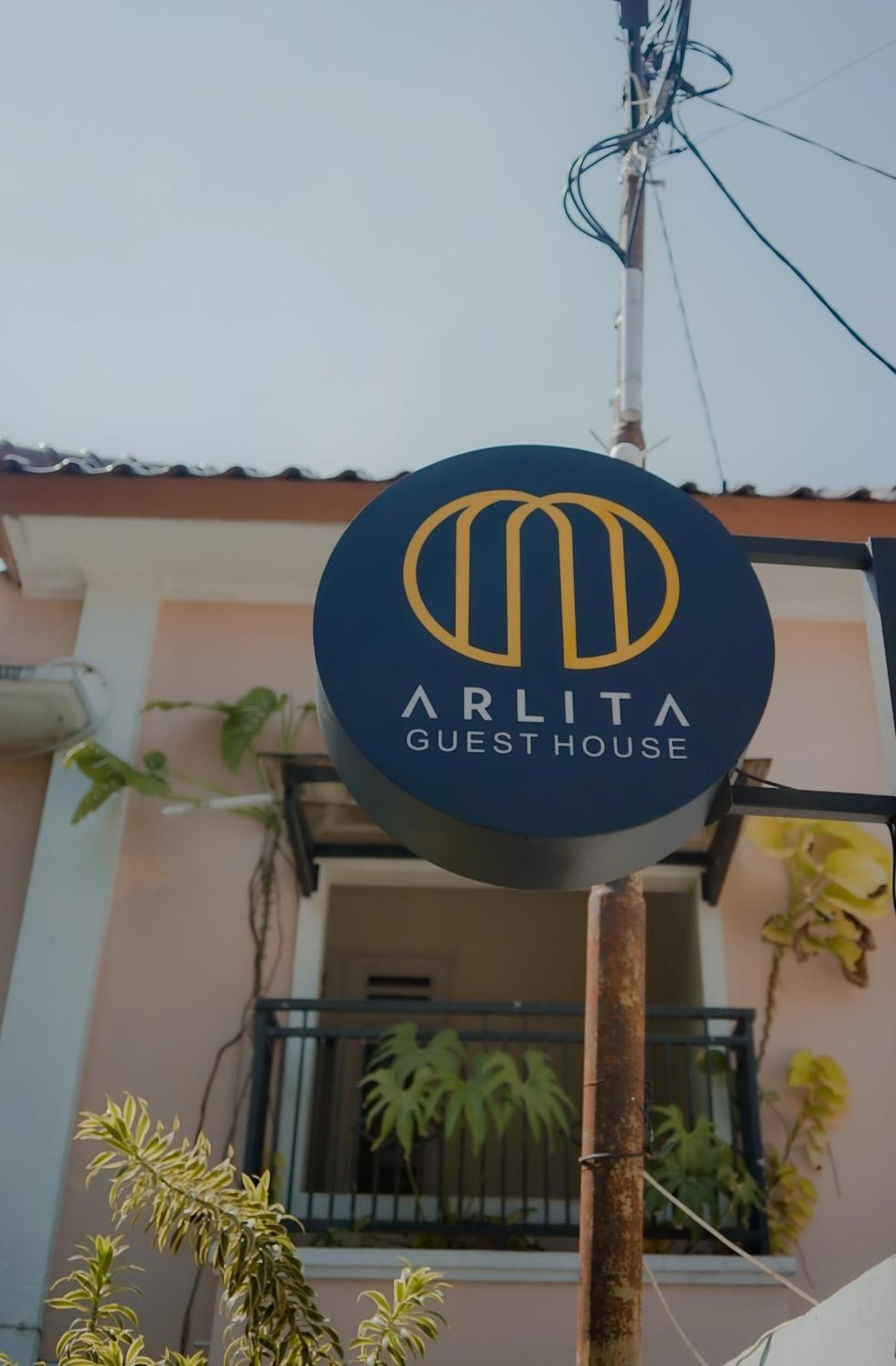 Arlita Guesthouse チアンジュール エクステリア 写真