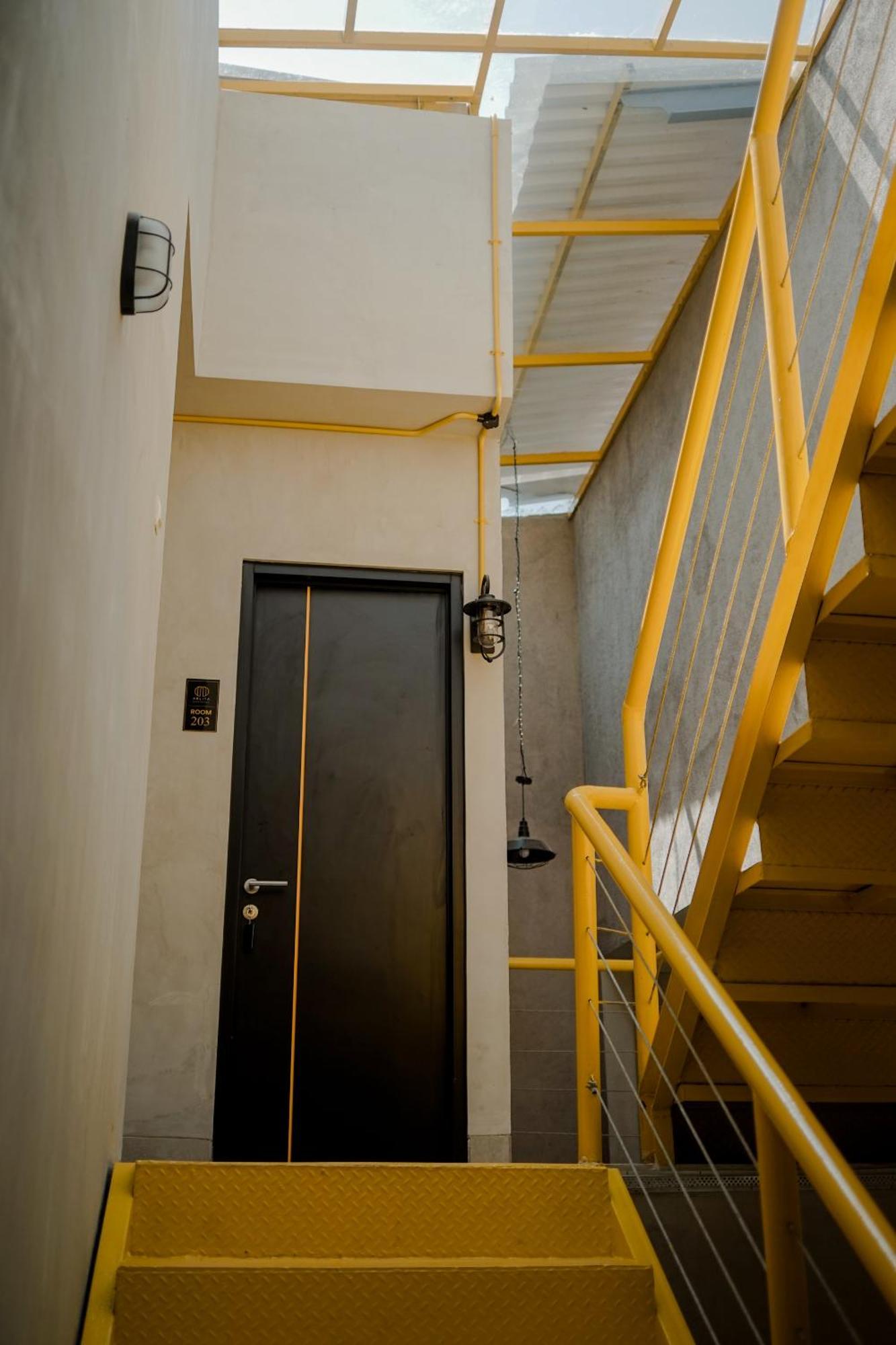 Arlita Guesthouse チアンジュール エクステリア 写真