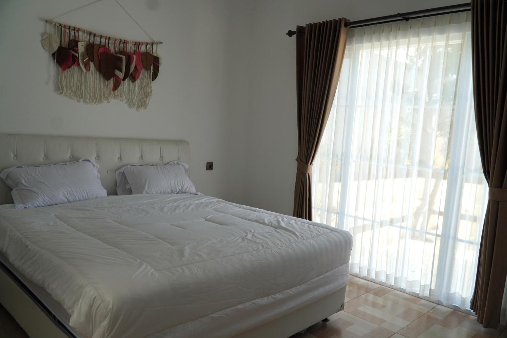 Arlita Guesthouse チアンジュール エクステリア 写真